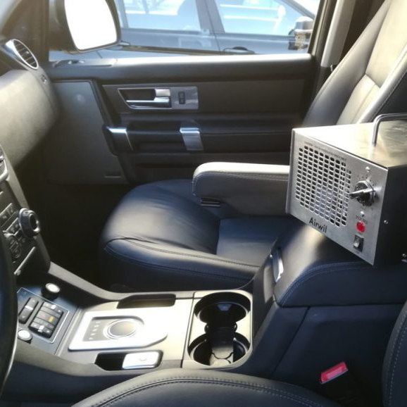 Die Geruchsentfernung eines Auto Innenraums ist am effektivsten mittels Ozonbehandlung.